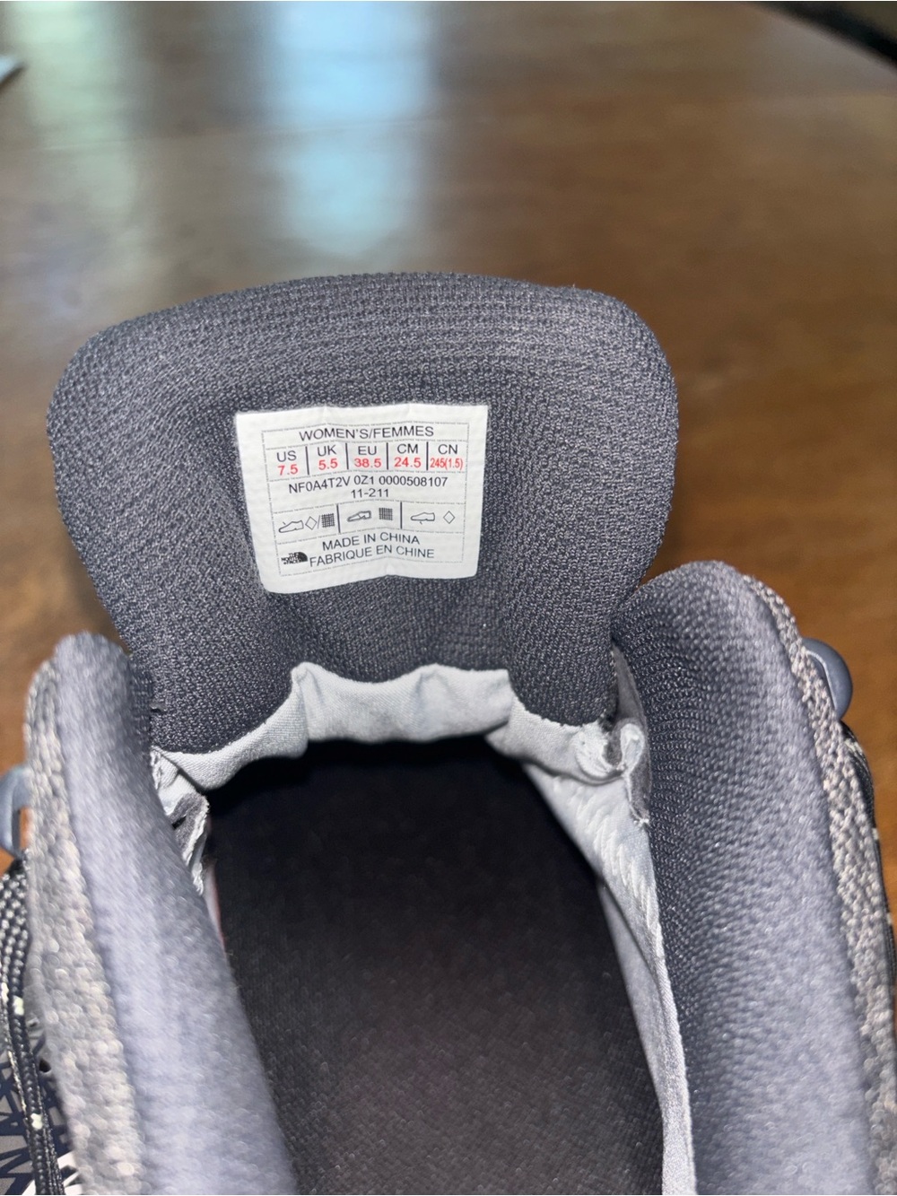 The North Face Women's VECTIV Exploris Mid FUTURELIGHT Hiking Shoes - Gray/Pink - Picture 4 of 5